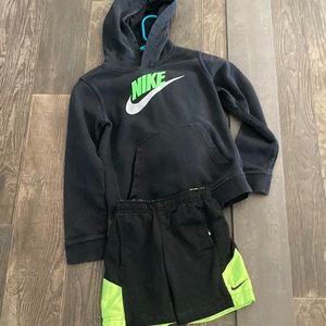 Boys matching set small green and black